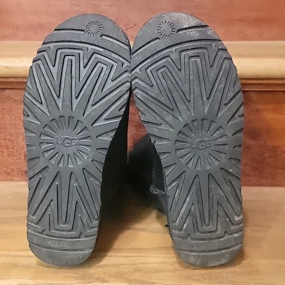 Ugg Bailey Bow II Boot Black Size 6 - Picture 5 of 9